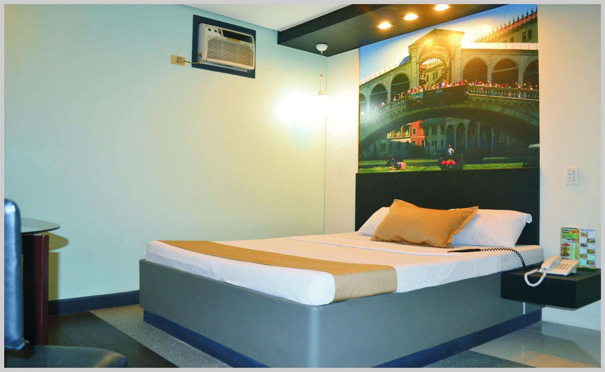 Hotel Dreamworld Araneta Cubao Luaran gambar